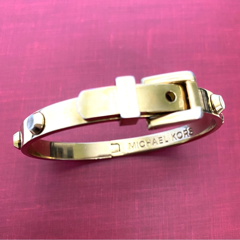 Michael Kors Women’s Gold Tone Astor Belt Motif Hinged Bangle Bracelet - Picture 5 of 8